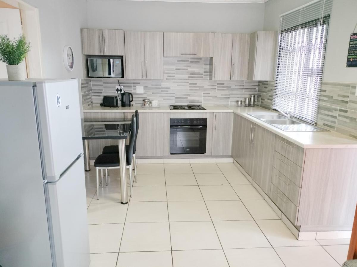 Sunrise Guesthouse Pretoria-Noord Esterno foto