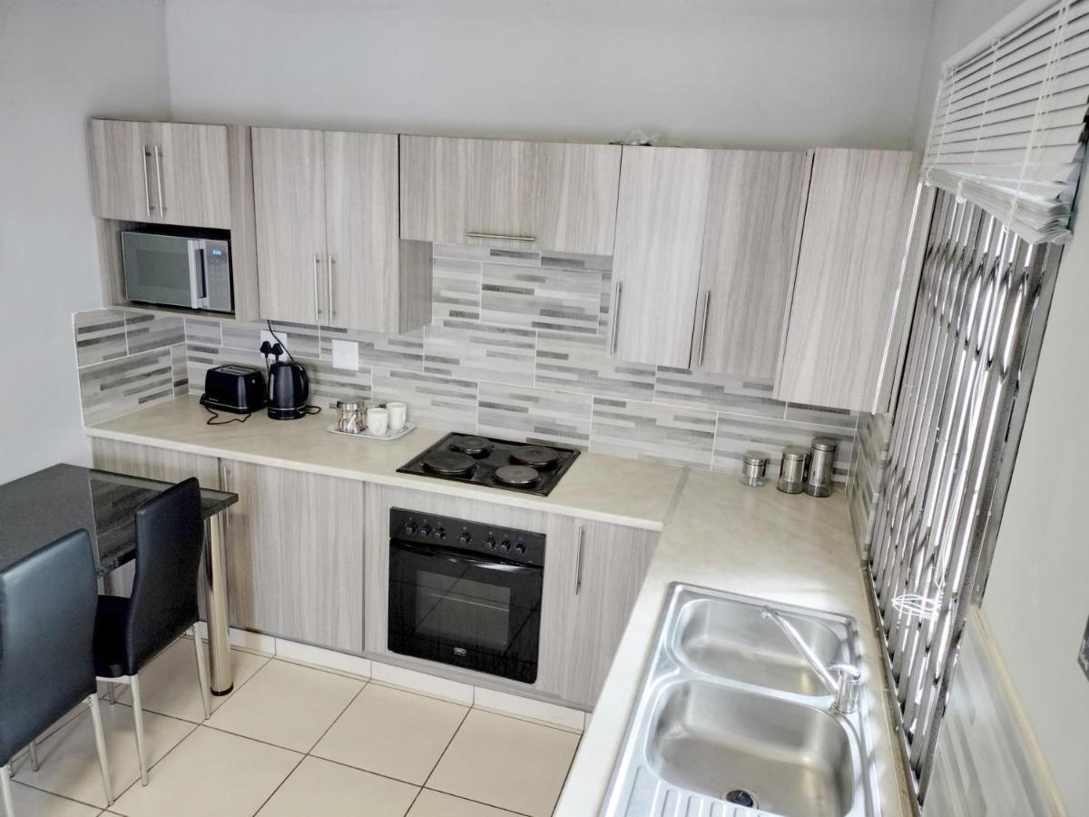 Sunrise Guesthouse Pretoria-Noord Esterno foto