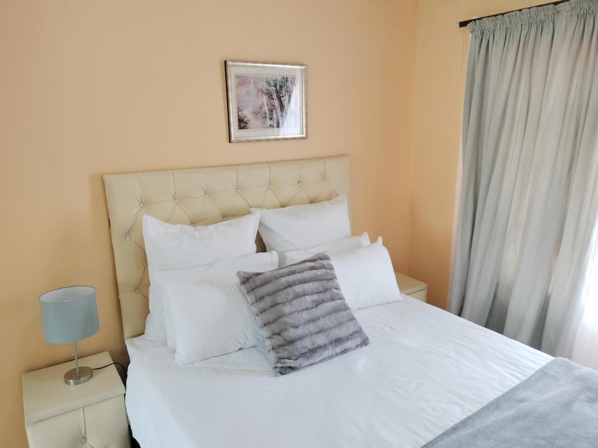 Sunrise Guesthouse Pretoria-Noord Esterno foto